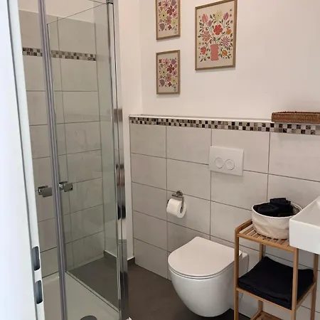 Gemuetliche In Lage Frisch Saniert & Zentral! *